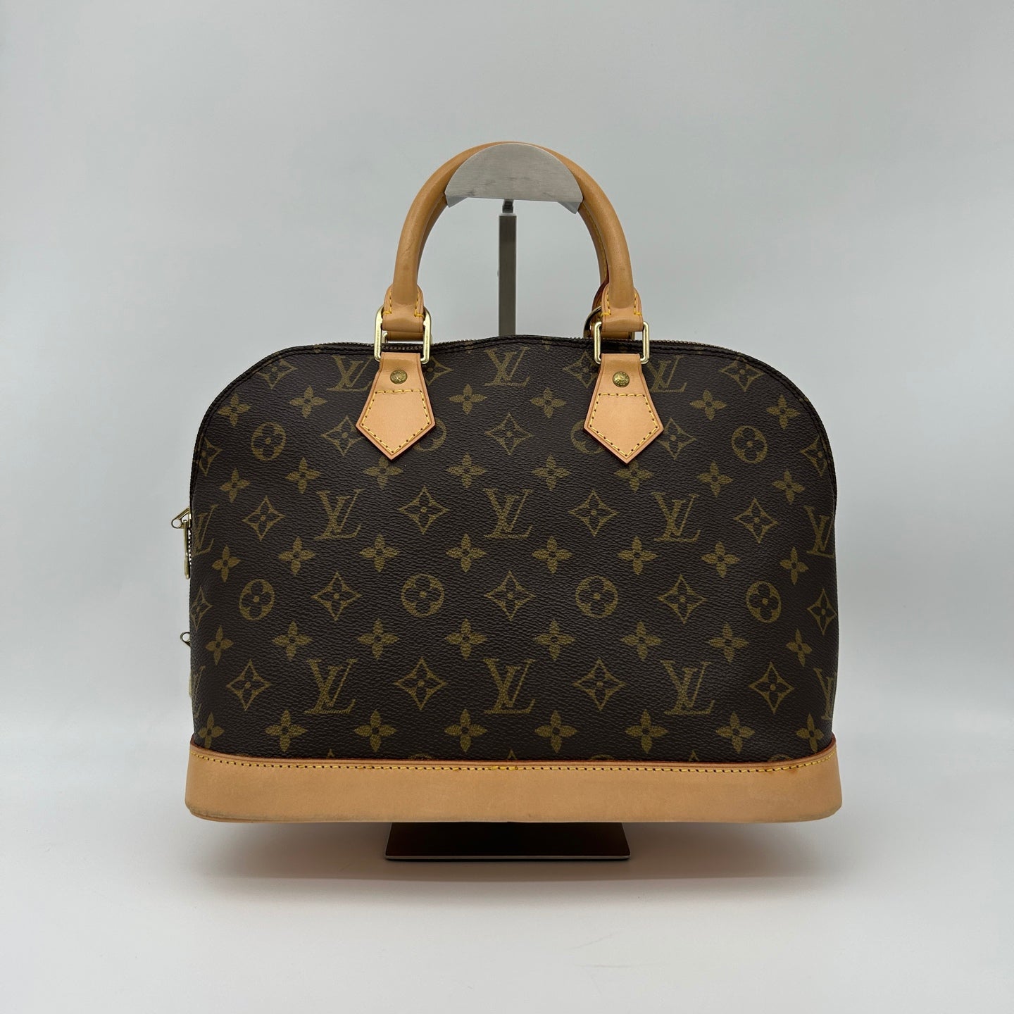 Louis Vuitton Monogram Alma PM Handbag [Used]