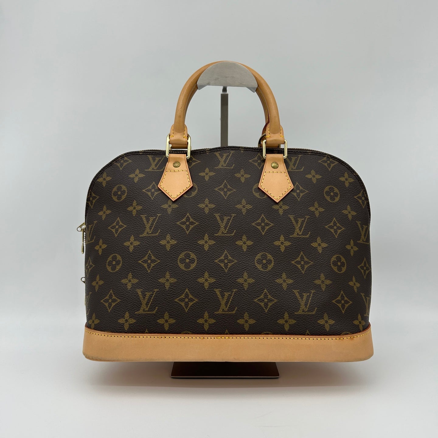 Louis Vuitton Monogram Alma PM Handbag [Used]