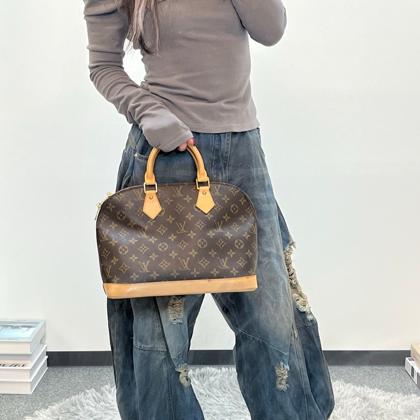 Louis Vuitton Monogram Alma PM Handbag [Used]