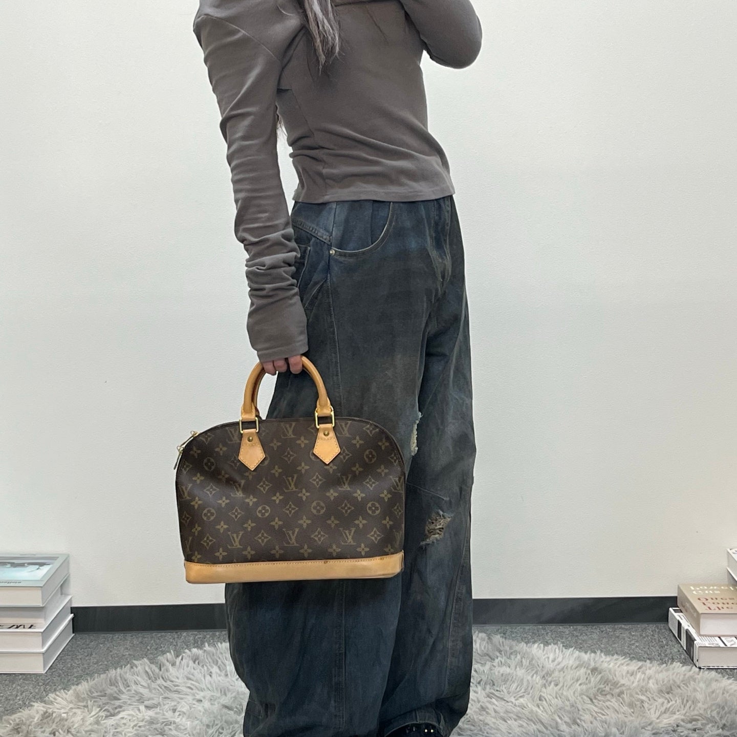 Louis Vuitton Monogram Alma PM Handbag [Used]