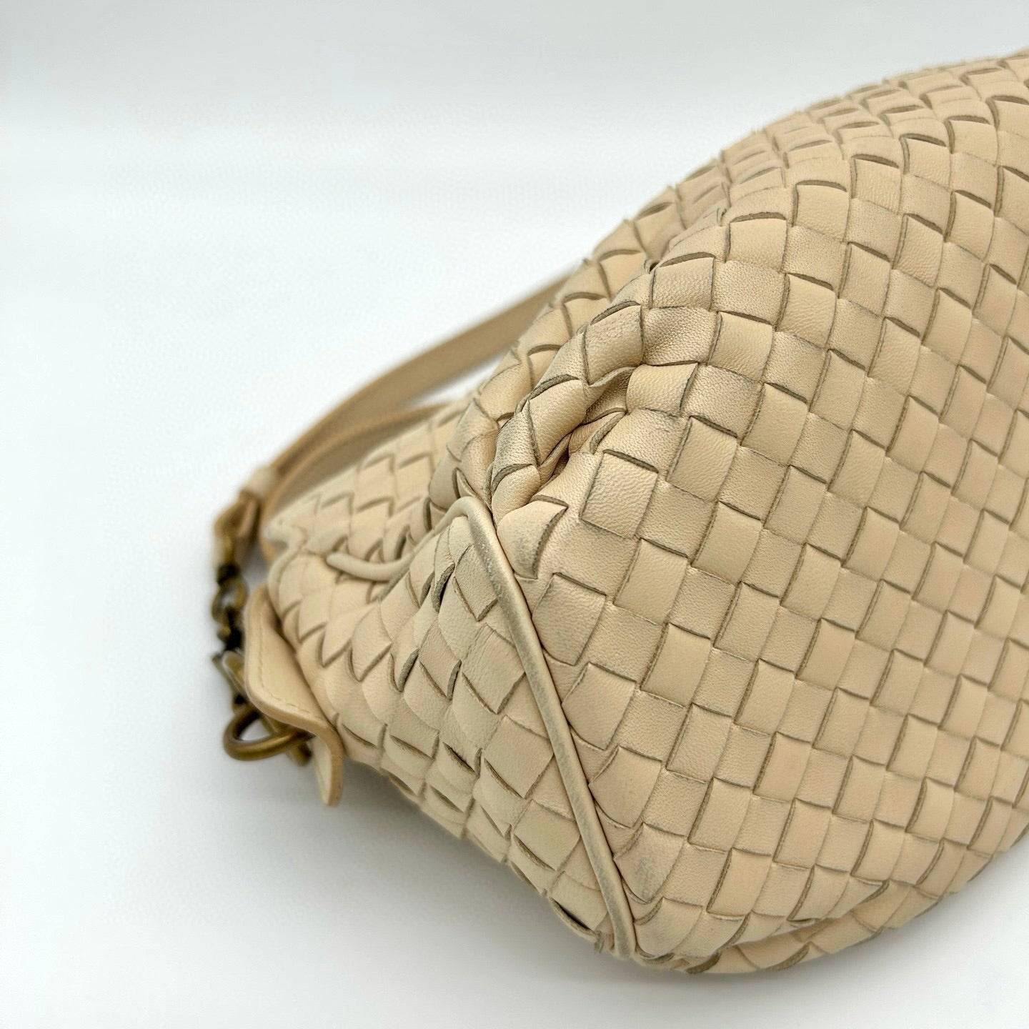 Bottega Veneta Beige Intrecciato Leather Shoulder Bag [Used]