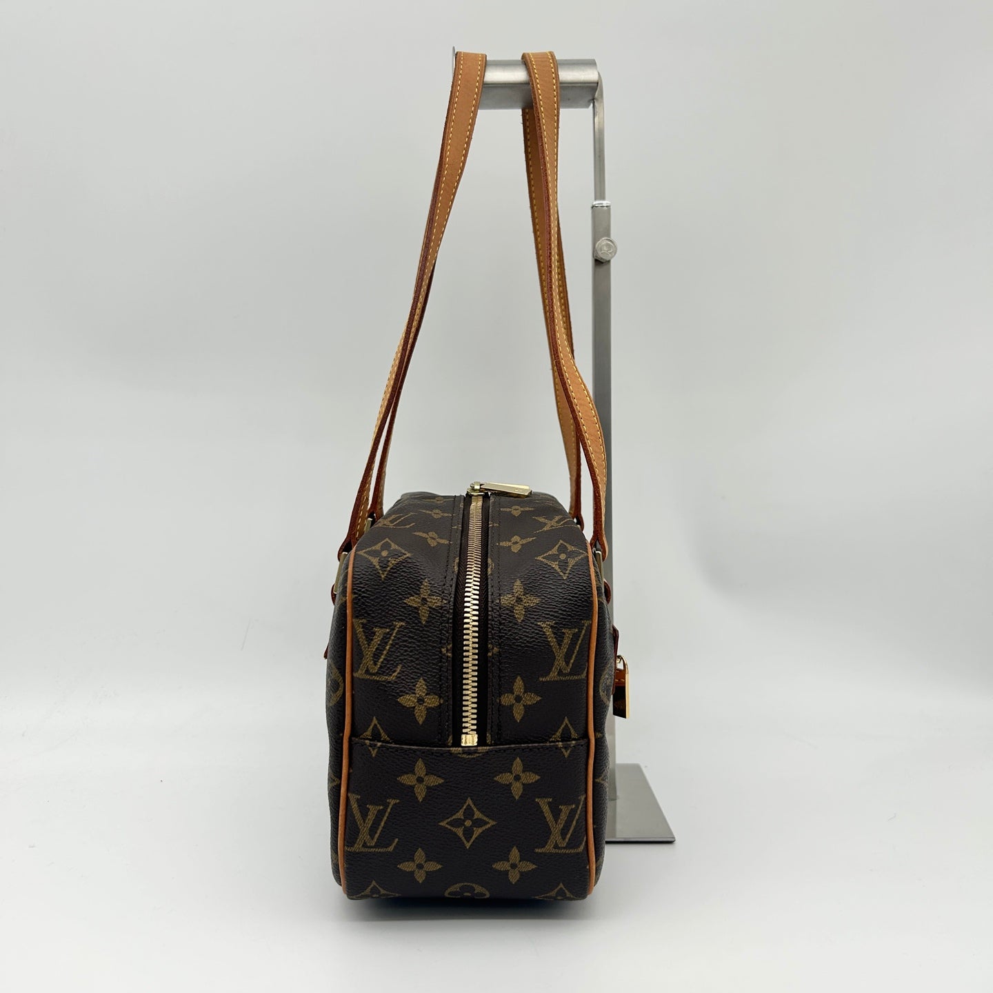 Louis Vuitton Cite MM Monogram Shoulder Bag[Used]