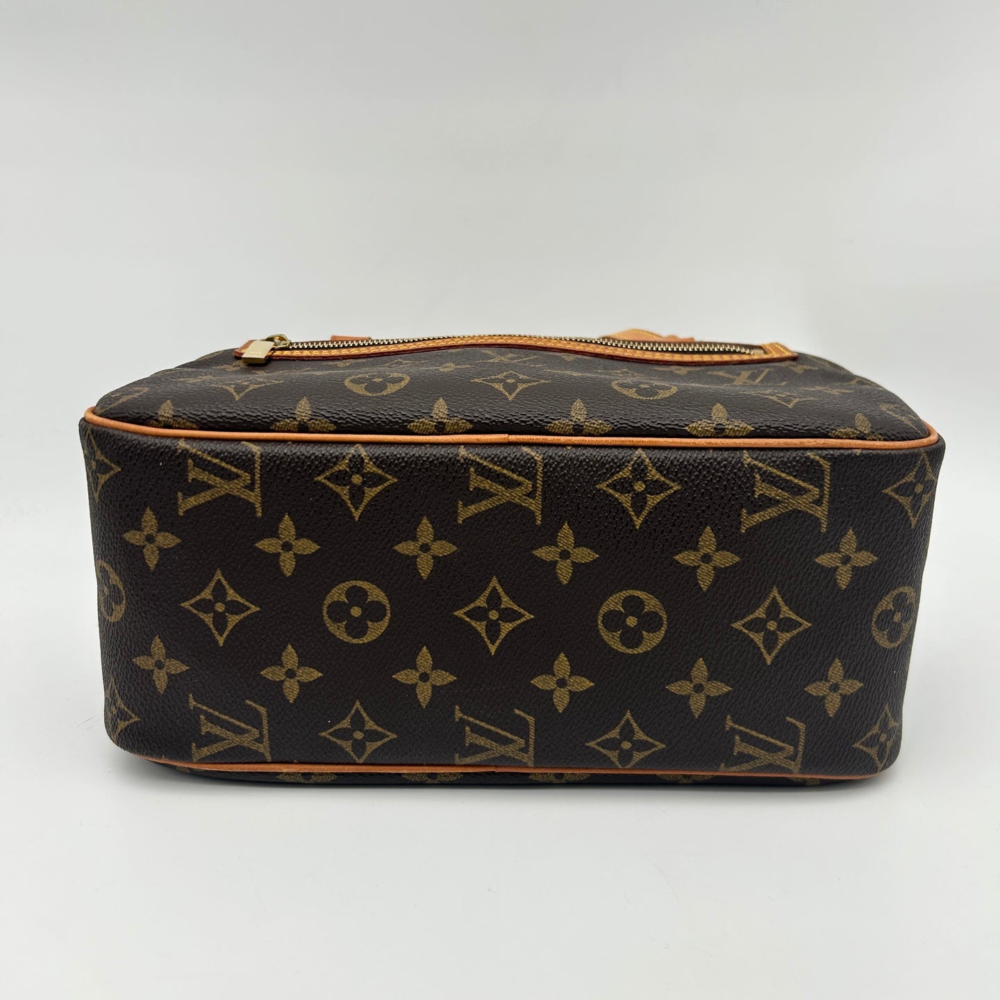 Louis Vuitton Cite MM Monogram Shoulder Bag[Used]