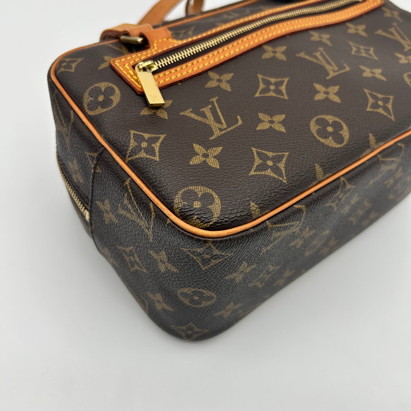 Louis Vuitton Cite MM Monogram Shoulder Bag[Used]