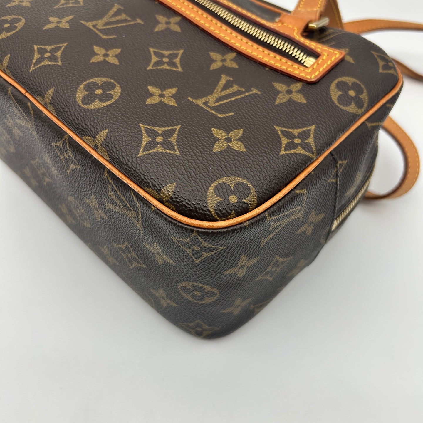 Louis Vuitton Cite MM Monogram Shoulder Bag[Used]
