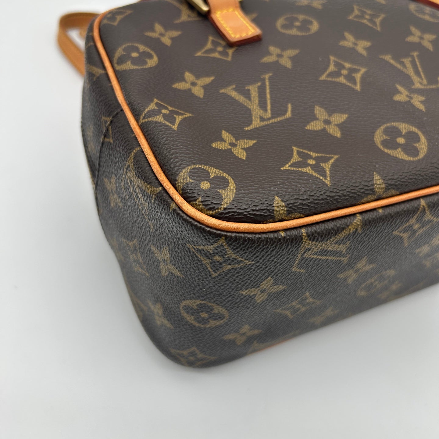 Louis Vuitton Cite MM Monogram Shoulder Bag[Used]