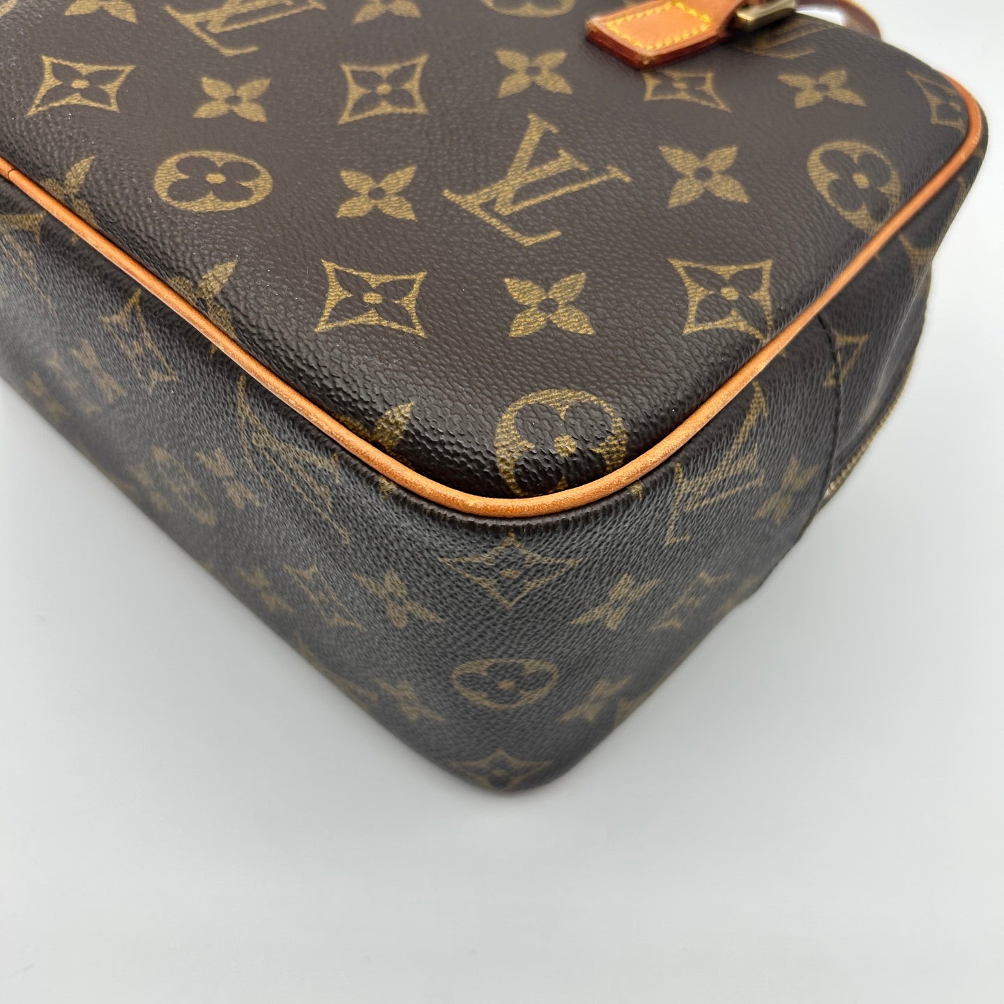 Louis Vuitton Cite MM Monogram Shoulder Bag[Used]