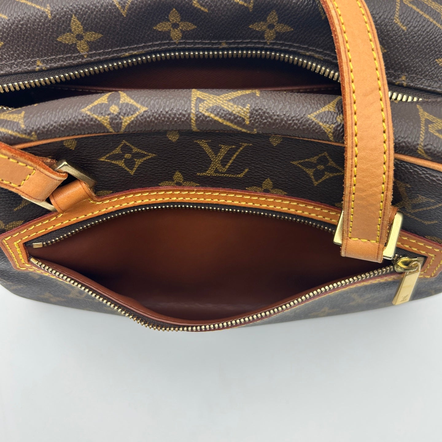 Louis Vuitton Cite MM Monogram Shoulder Bag[Used]