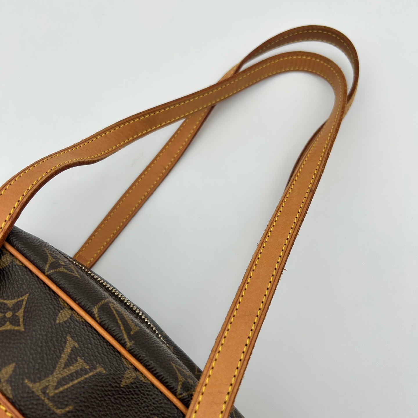 Louis Vuitton Cite MM Monogram Shoulder Bag[Used]