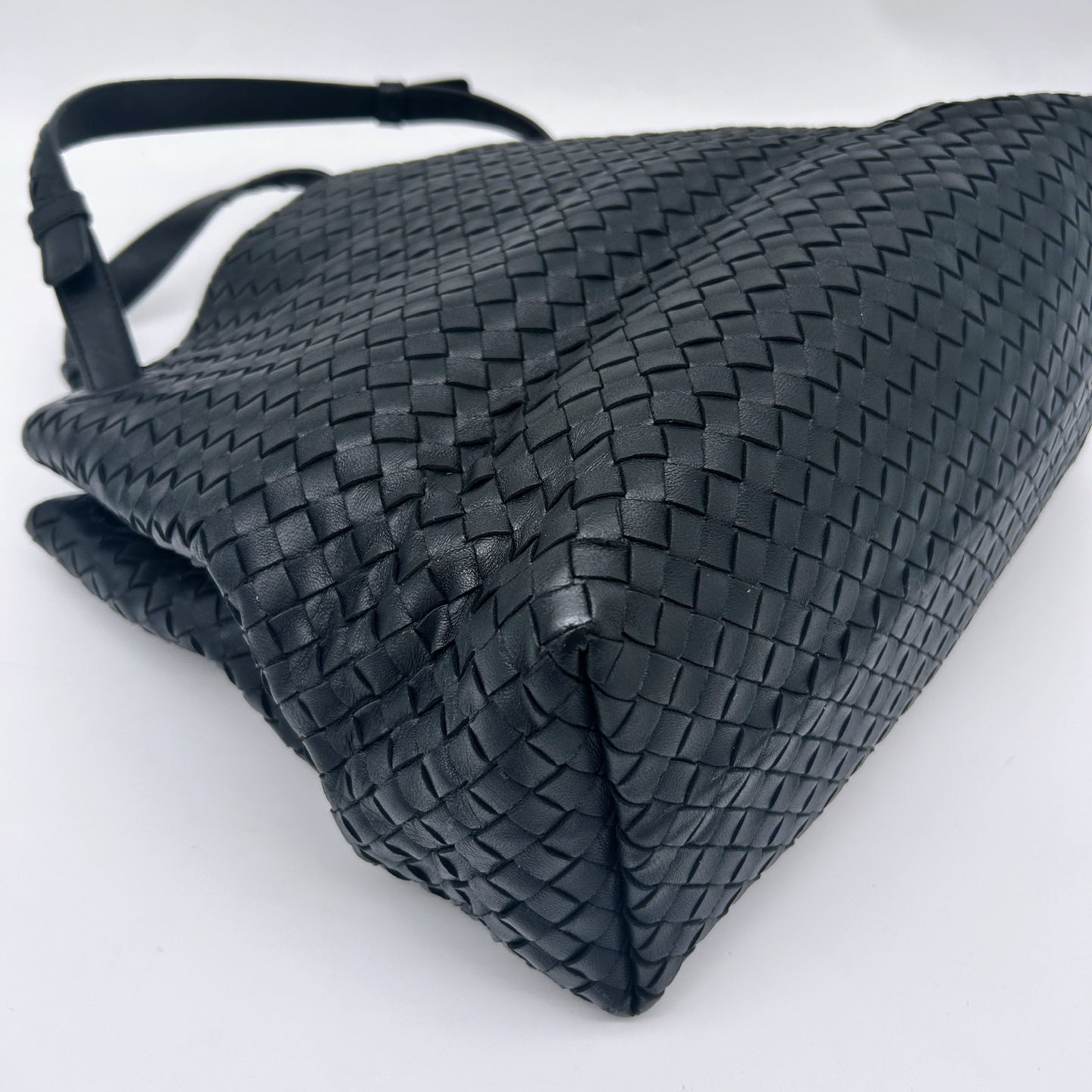 Bottega Veneta Black Intrecciato Leather Shoulder Bag [Used]