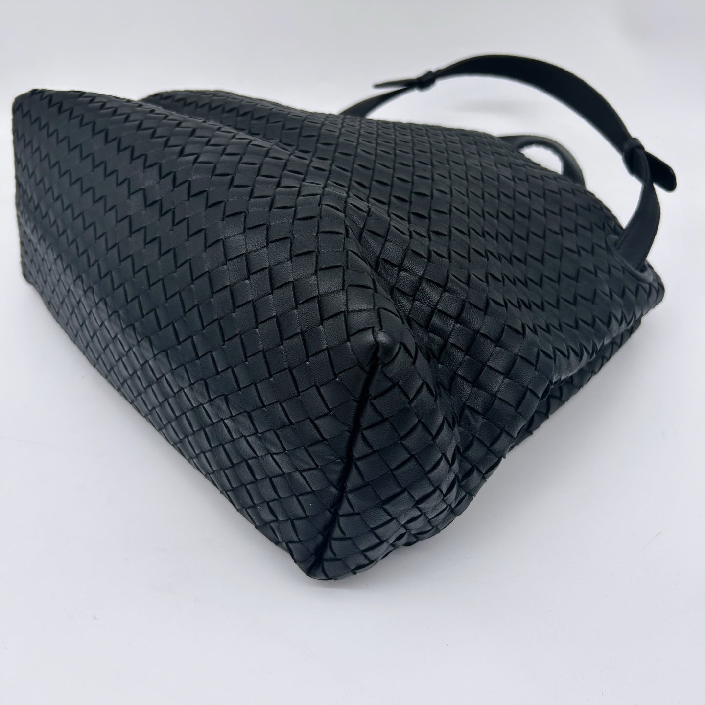 Bottega Veneta Black Intrecciato Leather Shoulder Bag [Used]