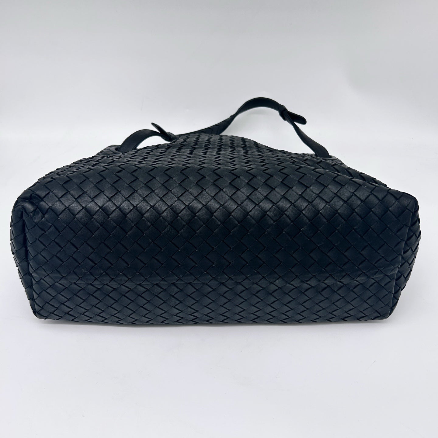 Bottega Veneta Black Intrecciato Leather Shoulder Bag [Used]
