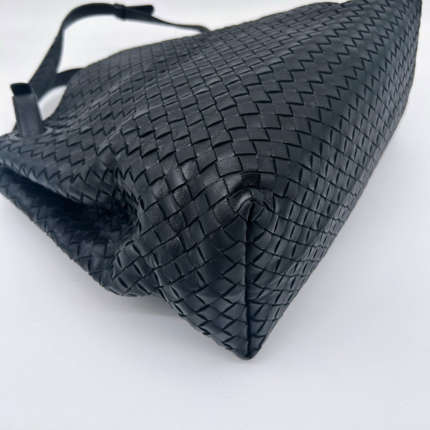 Bottega Veneta Black Intrecciato Leather Shoulder Bag [Used]