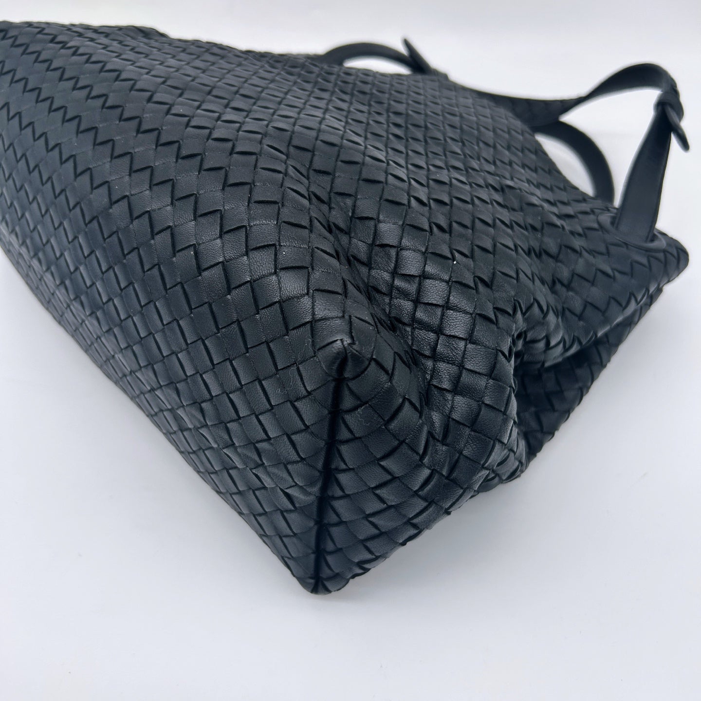 Bottega Veneta Black Intrecciato Leather Shoulder Bag [Used]