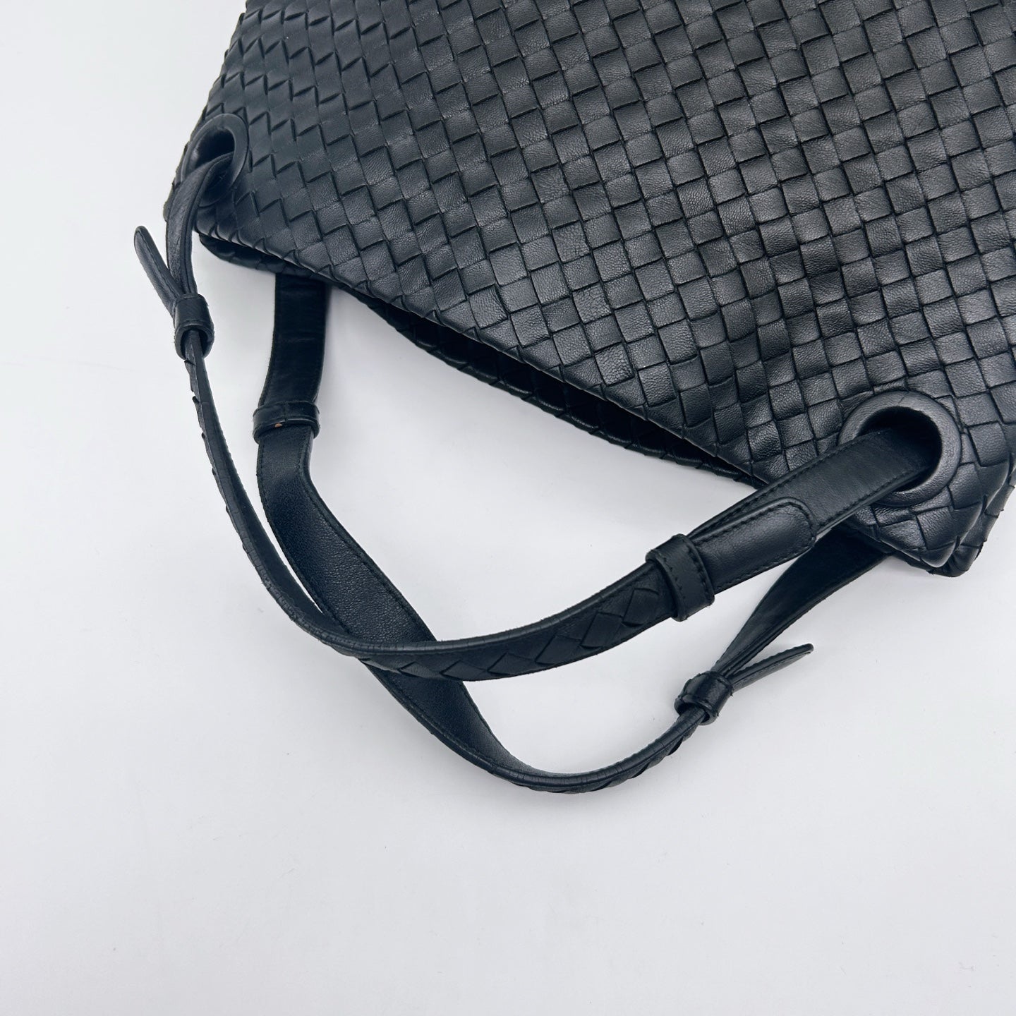 Bottega Veneta Black Intrecciato Leather Shoulder Bag [Used]