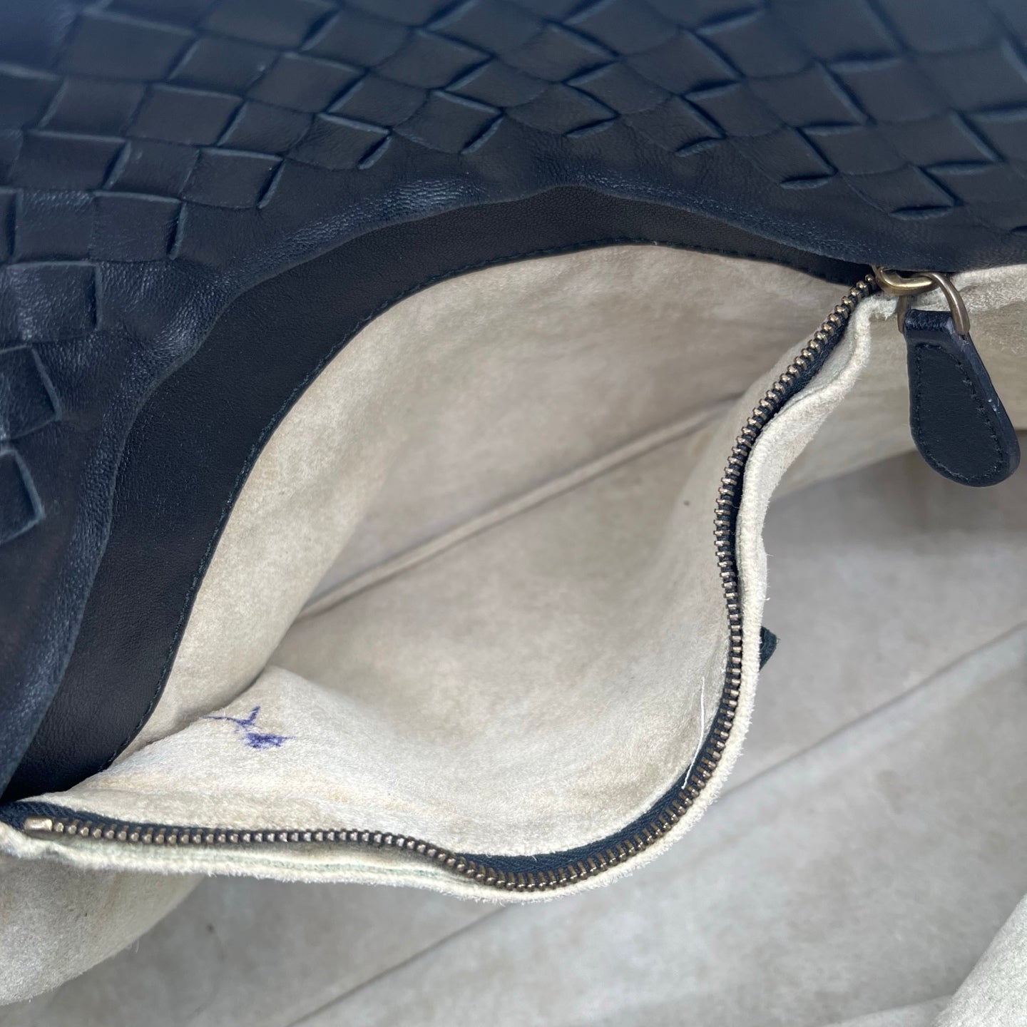 Bottega Veneta Black Intrecciato Leather Shoulder Bag [Used]
