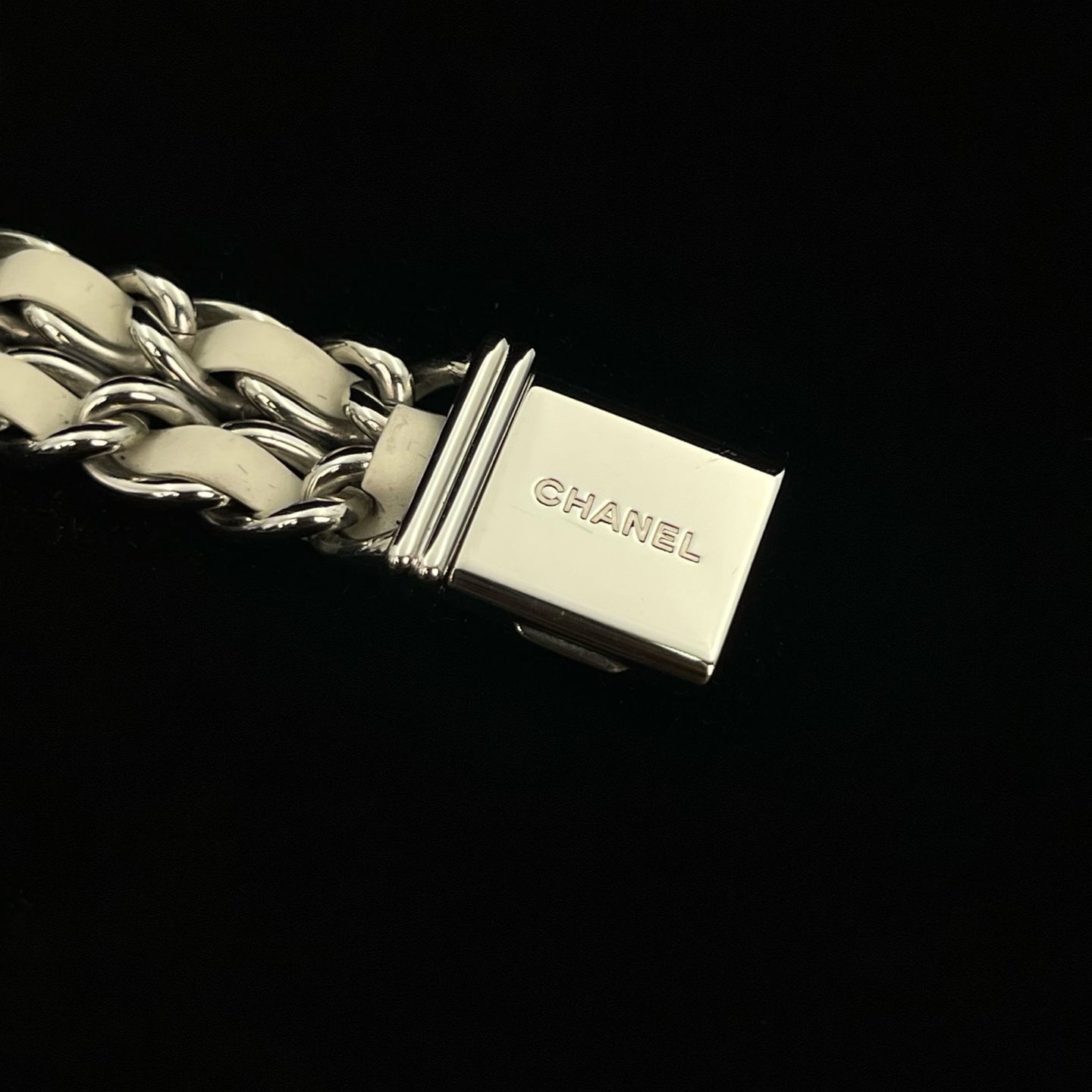 Chanel Première Mother-of-Pearl Dial M Size Watch [Used]