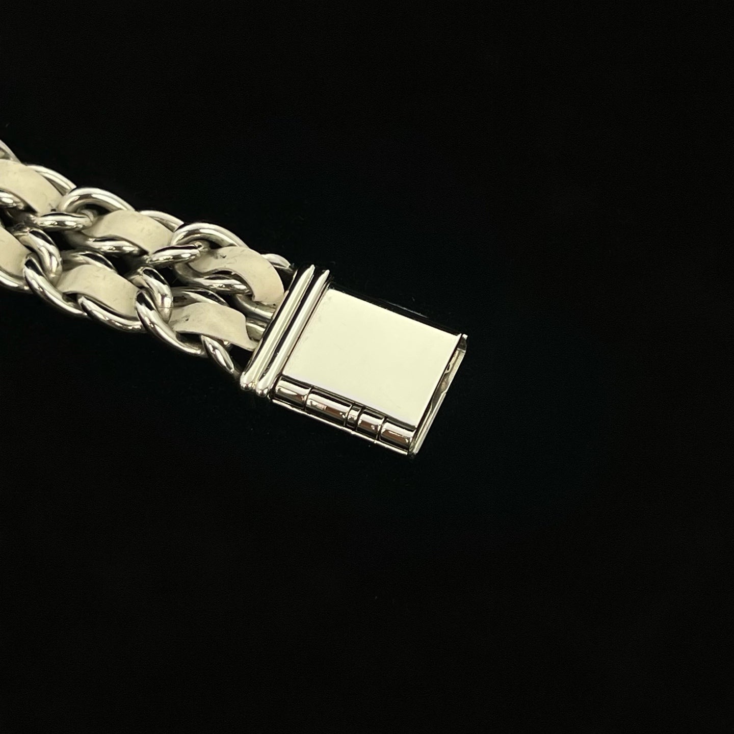 Chanel Première Mother-of-Pearl Dial M Size Watch [Used]