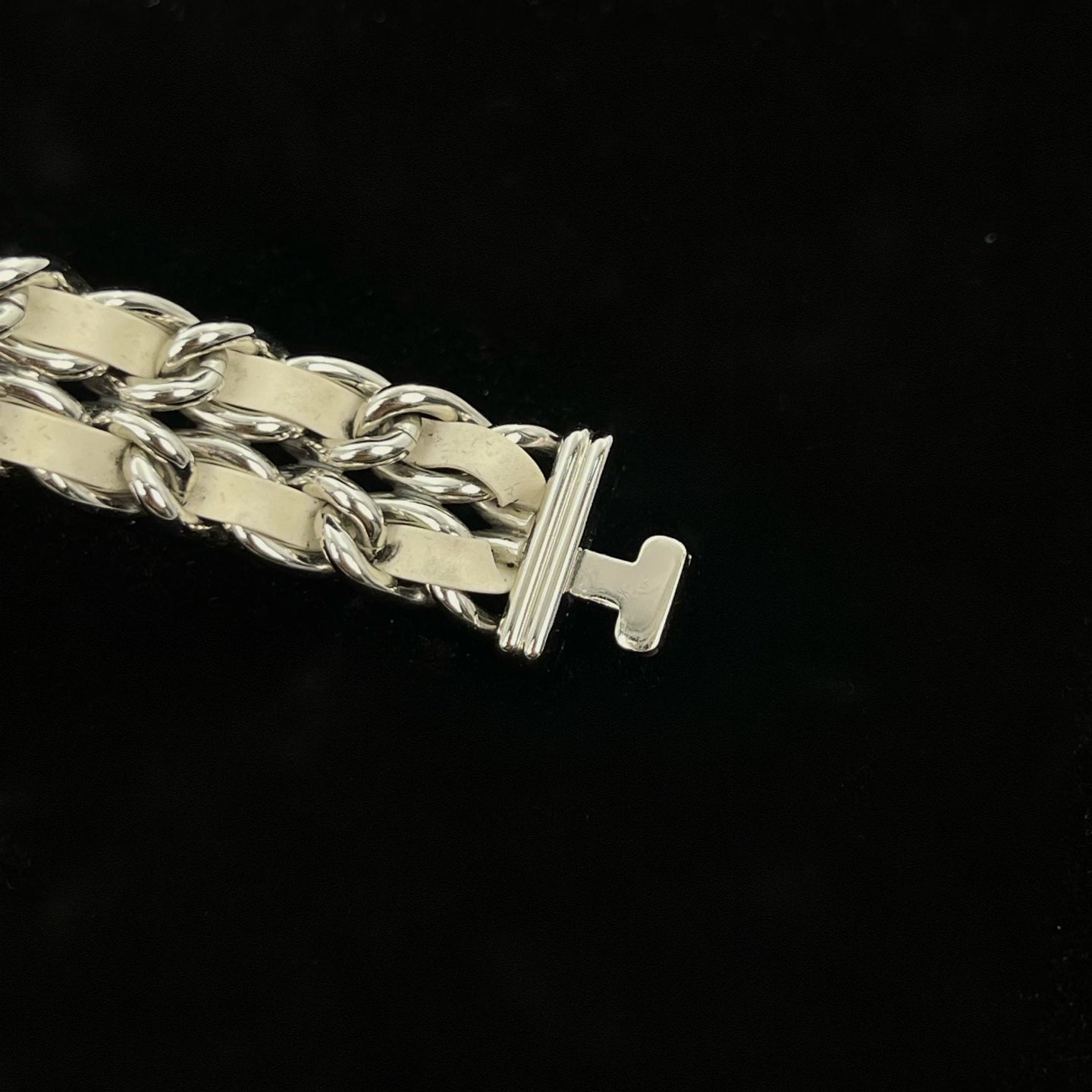 Chanel Première Mother-of-Pearl Dial M Size Watch [Used]