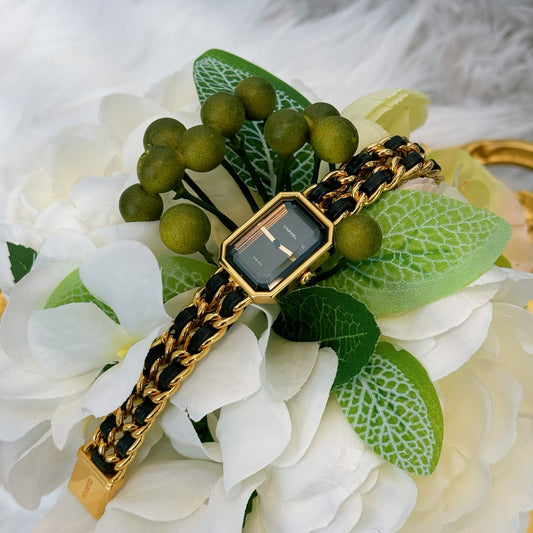 Chanel Première Black Dial Gold Chain Watch M Size [Used]
