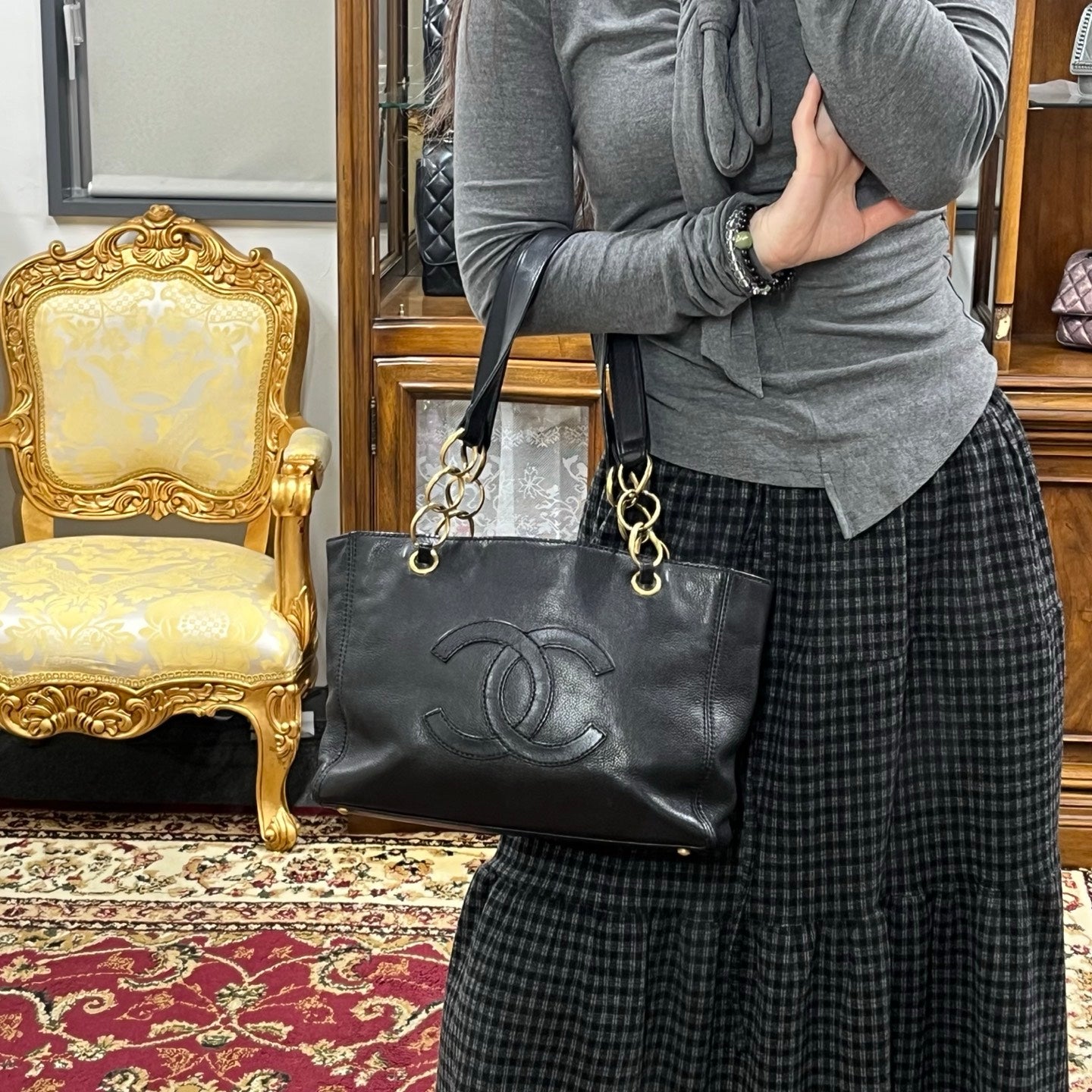 Chanel CC Logo Black Leather Chain Tote Bag Gold Hardware [Used]