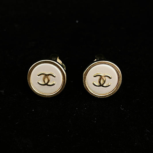 Chanel CC Button Clip-On Earrings White / Gold A18K [Used]