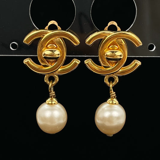 Chanel CC Turnlock Pearl Drop Clip-On Earrings Gold 96A [Used]