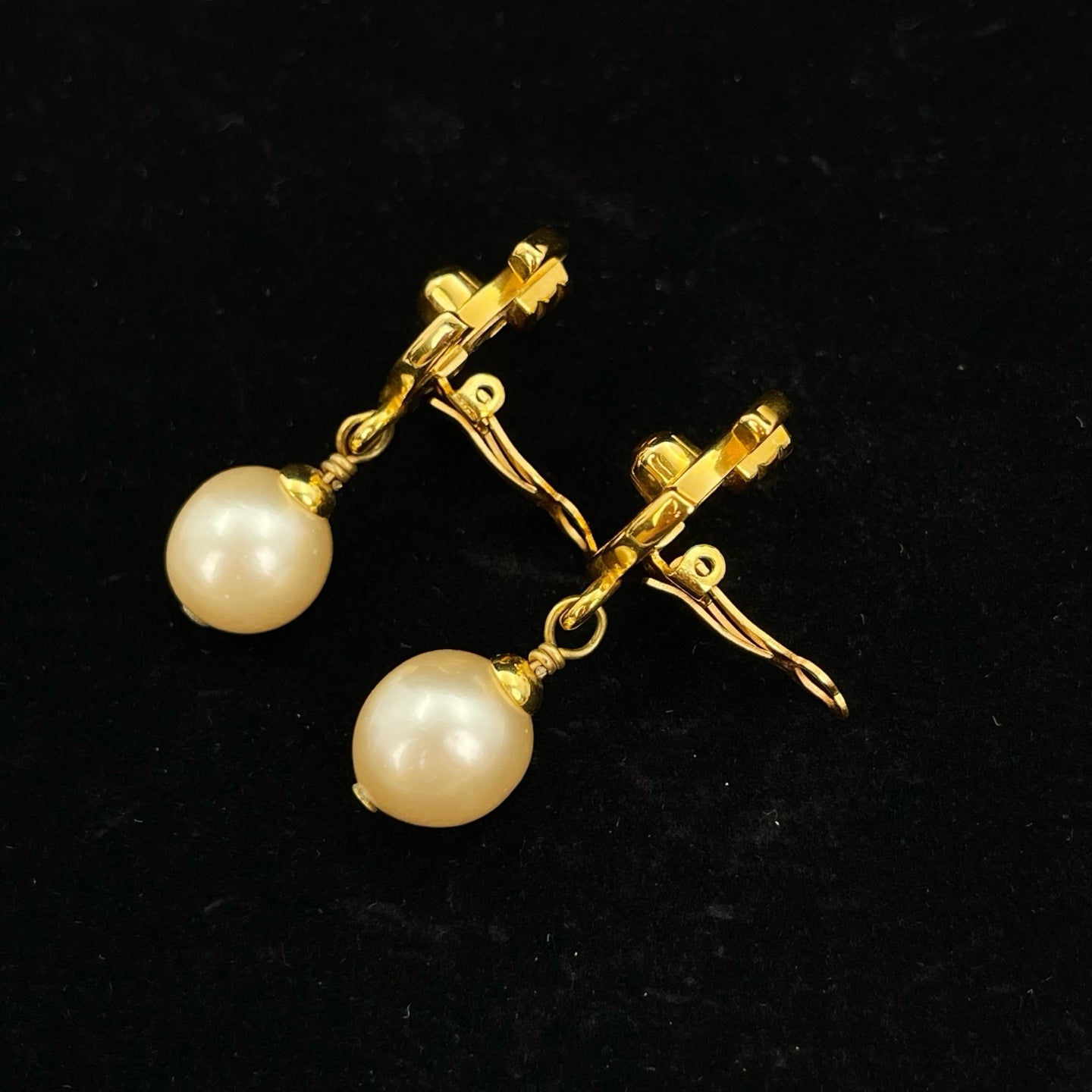 Chanel CC Turnlock Pearl Drop Clip-On Earrings Gold 96A [Used]