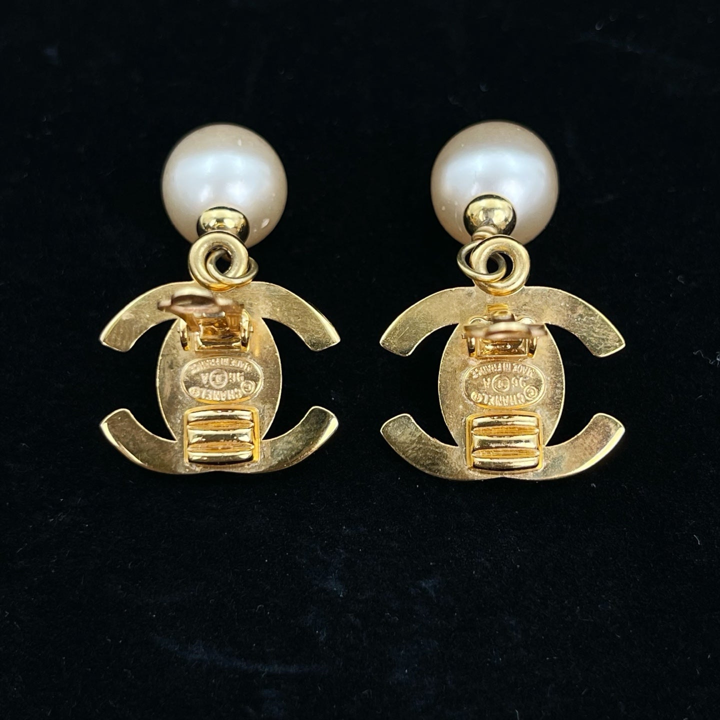 Chanel CC Turnlock Pearl Drop Clip-On Earrings Gold 96A [Used]