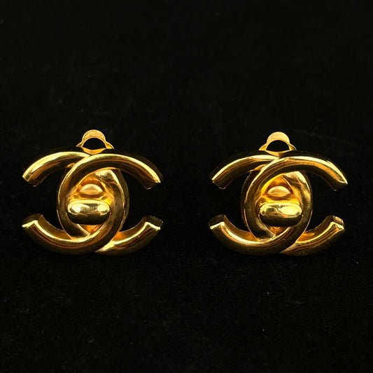 Chanel CC Turnlock Clip-On Earrings Gold 96P [Used]