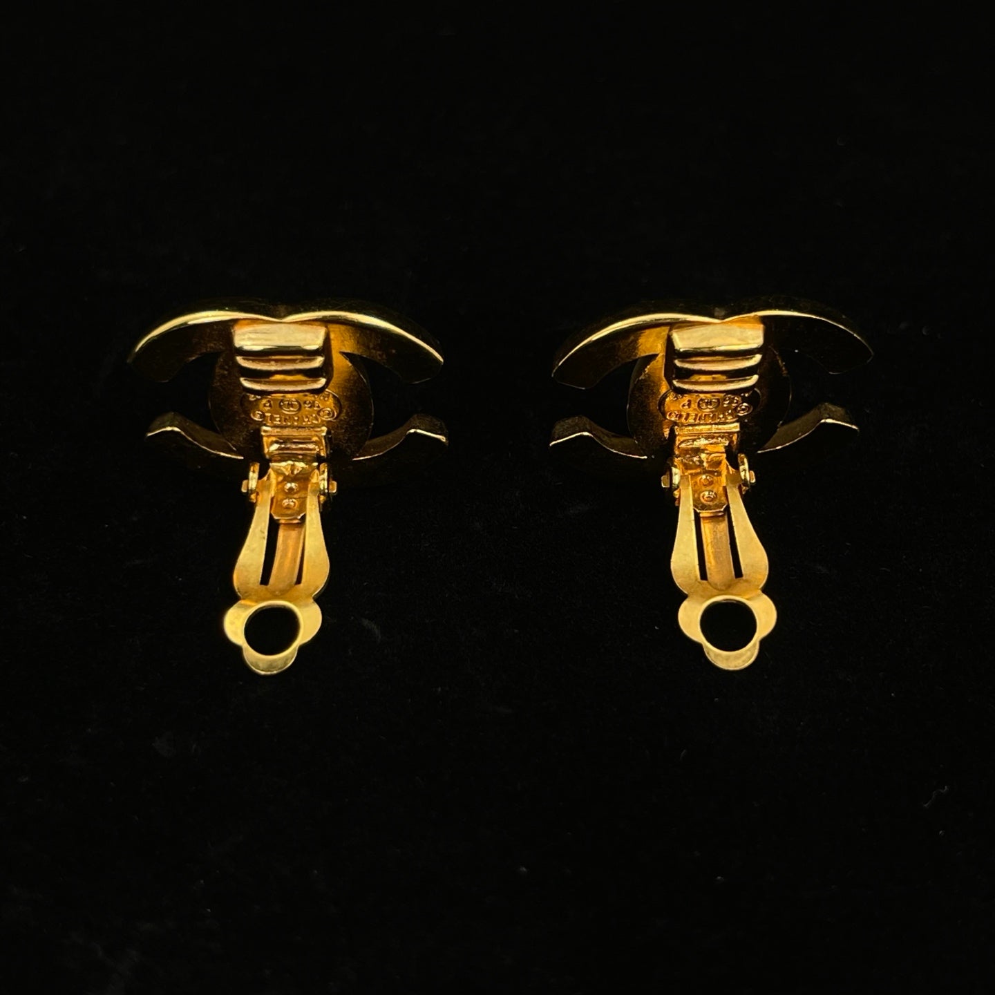 Chanel CC Turnlock Clip-On Earrings Gold 96P [Used]