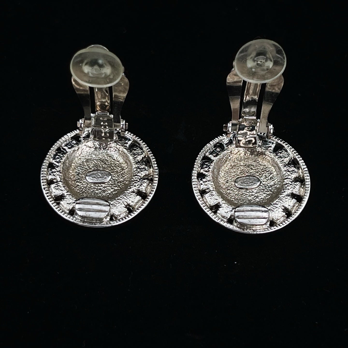 Chanel CC Round Button Clip-On Earrings Black Silver 07P [Used]