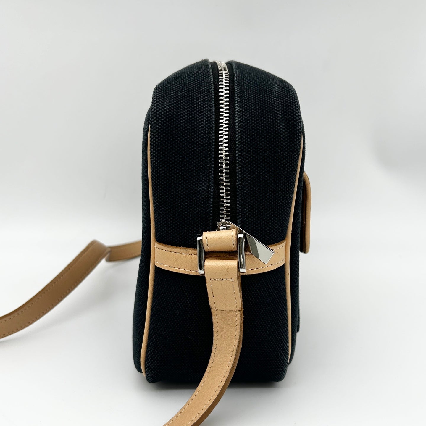 Burberry Black Beige Canvas Leather Camera Bag [Used]