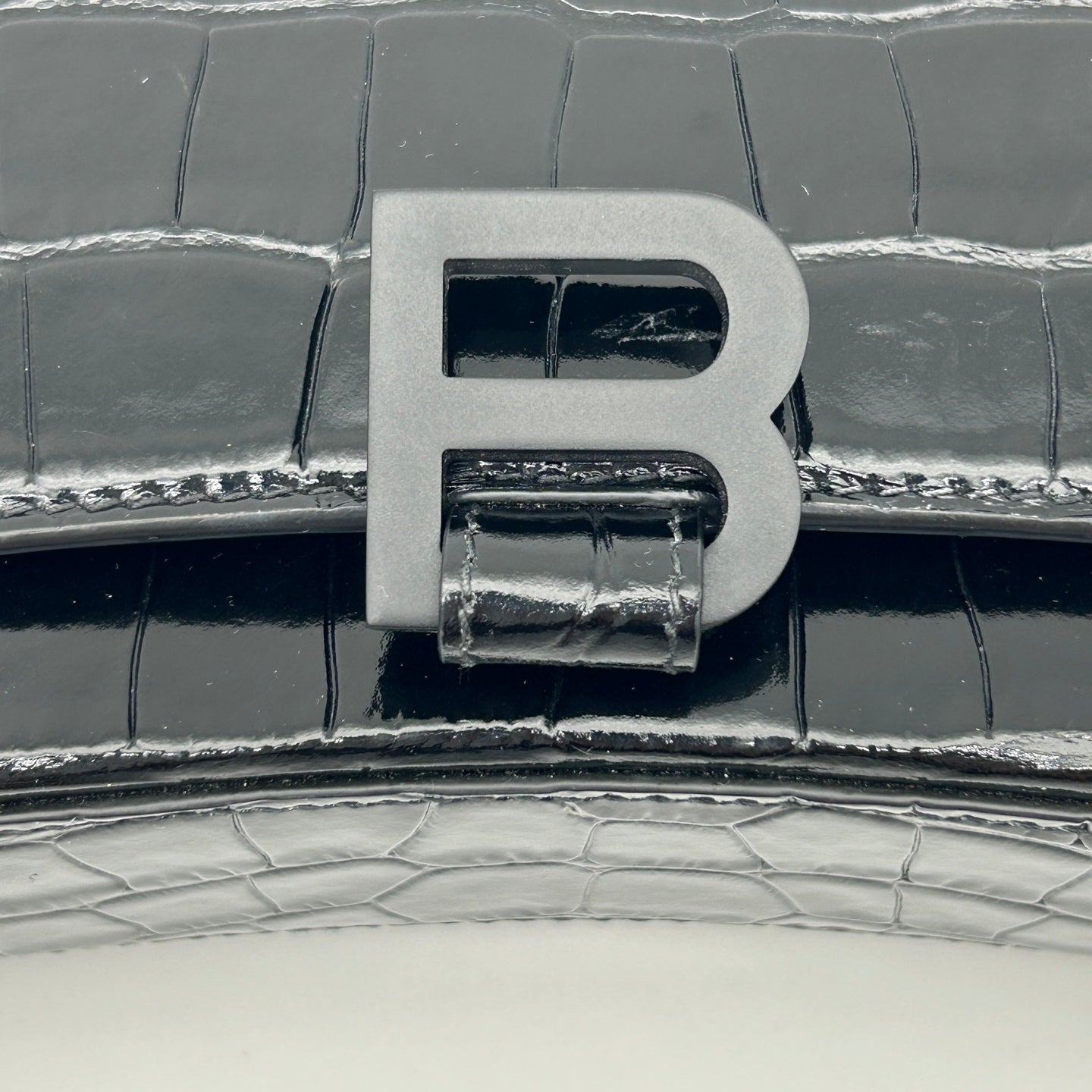 Balenciaga Hourglass So Black Croc-Embossed Leather Shoulder Bag[Used]