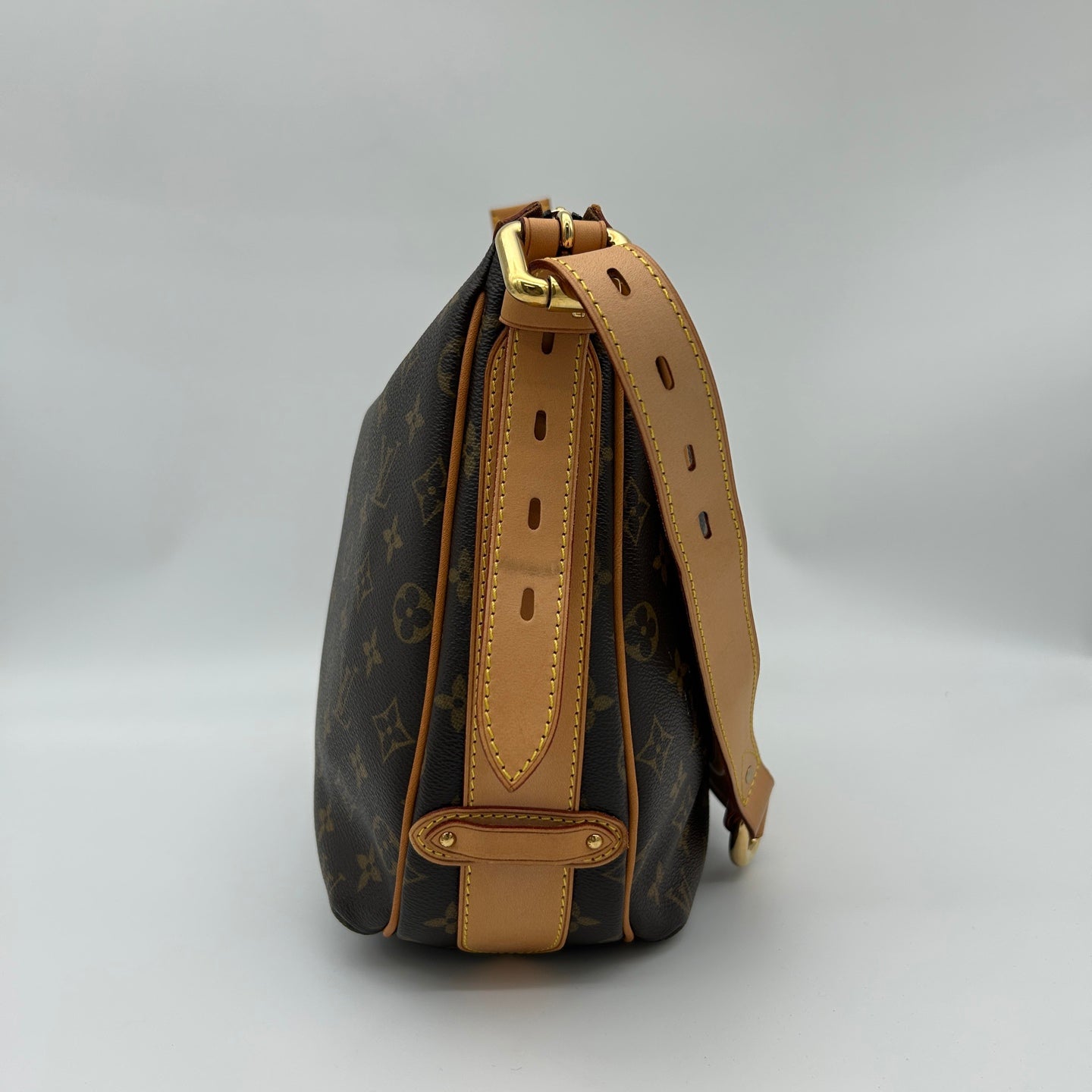 Louis Vuitton Saumur Monogram Crossbody Bag [Used]