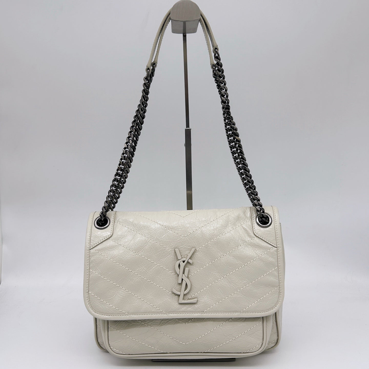 Saint Laurent Niki Medium Off White Leather Chain Shoulder Bag [Used]