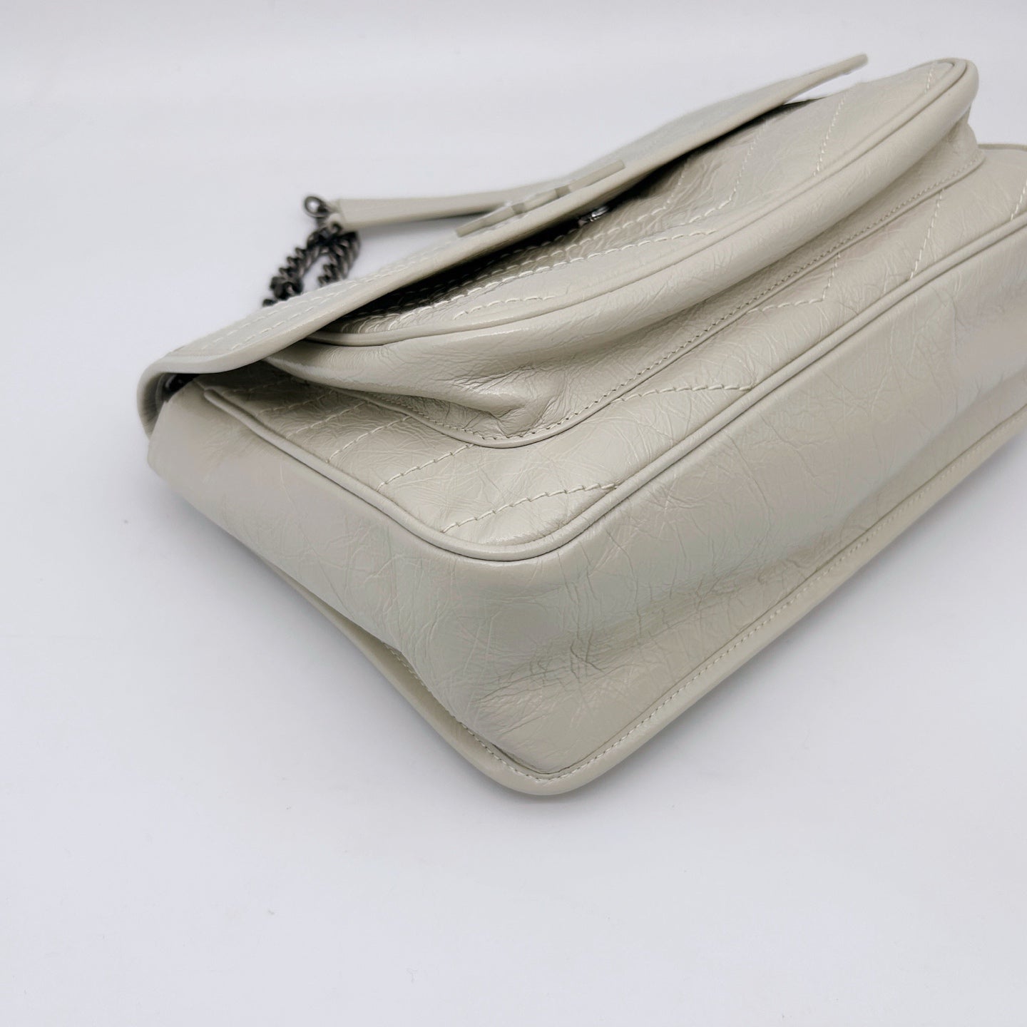 Saint Laurent Niki Medium Off White Leather Chain Shoulder Bag [Used]