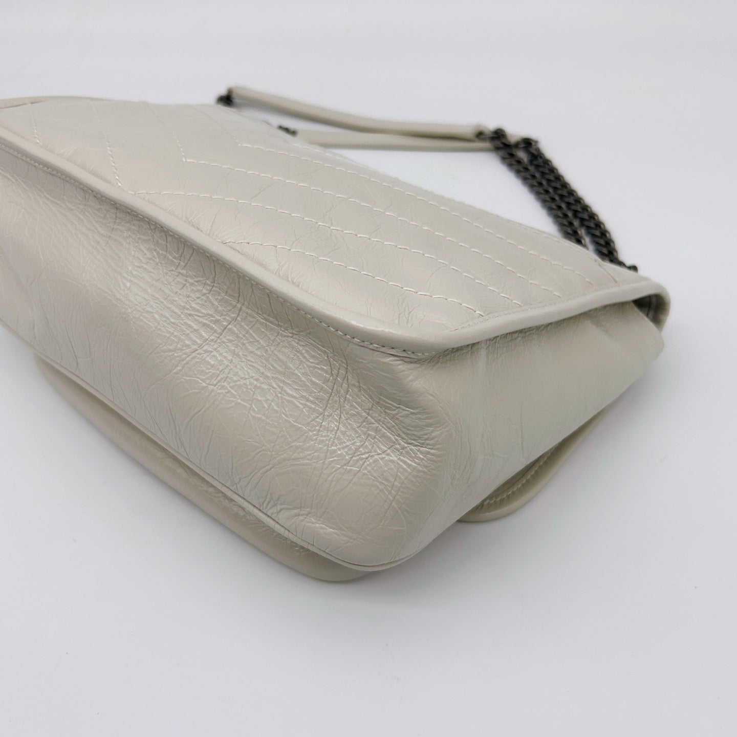 Saint Laurent Niki Medium Off White Leather Chain Shoulder Bag [Used]