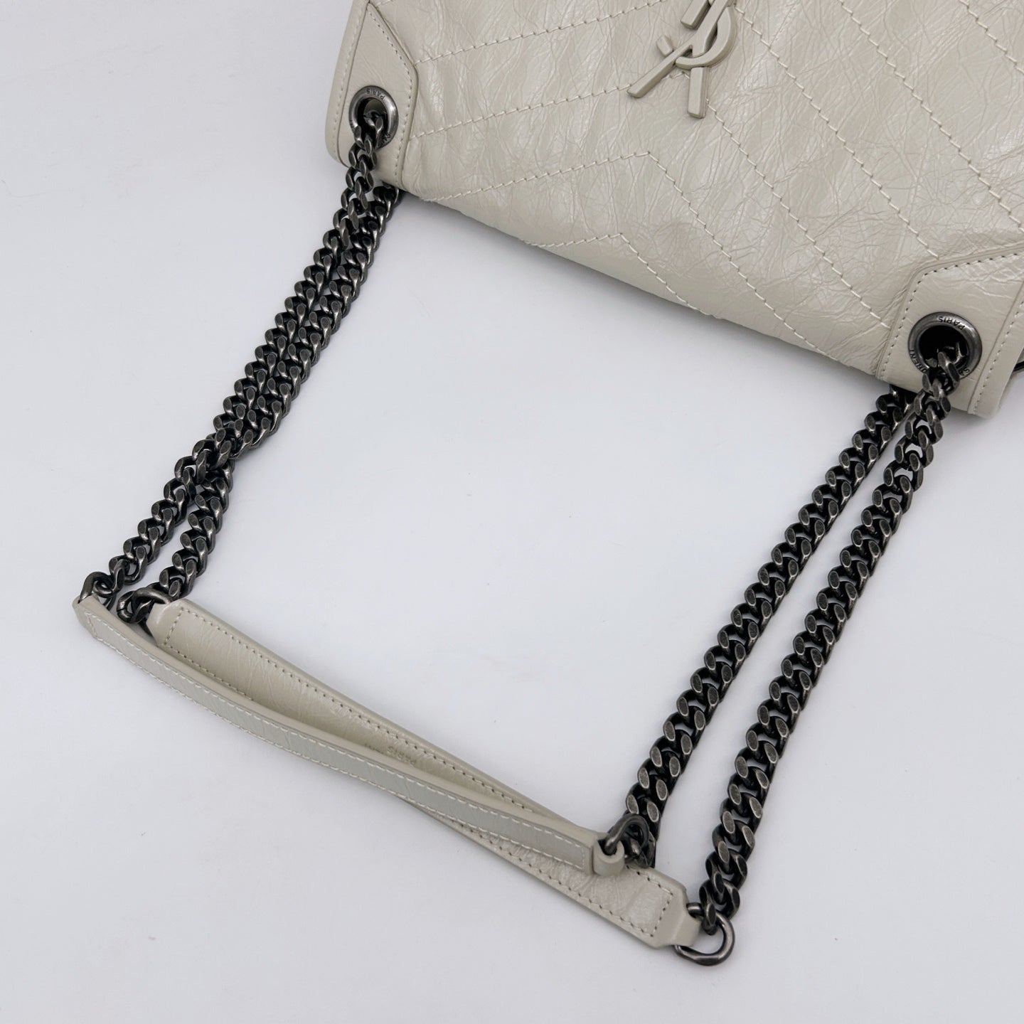 Saint Laurent Niki Medium Off White Leather Chain Shoulder Bag [Used]