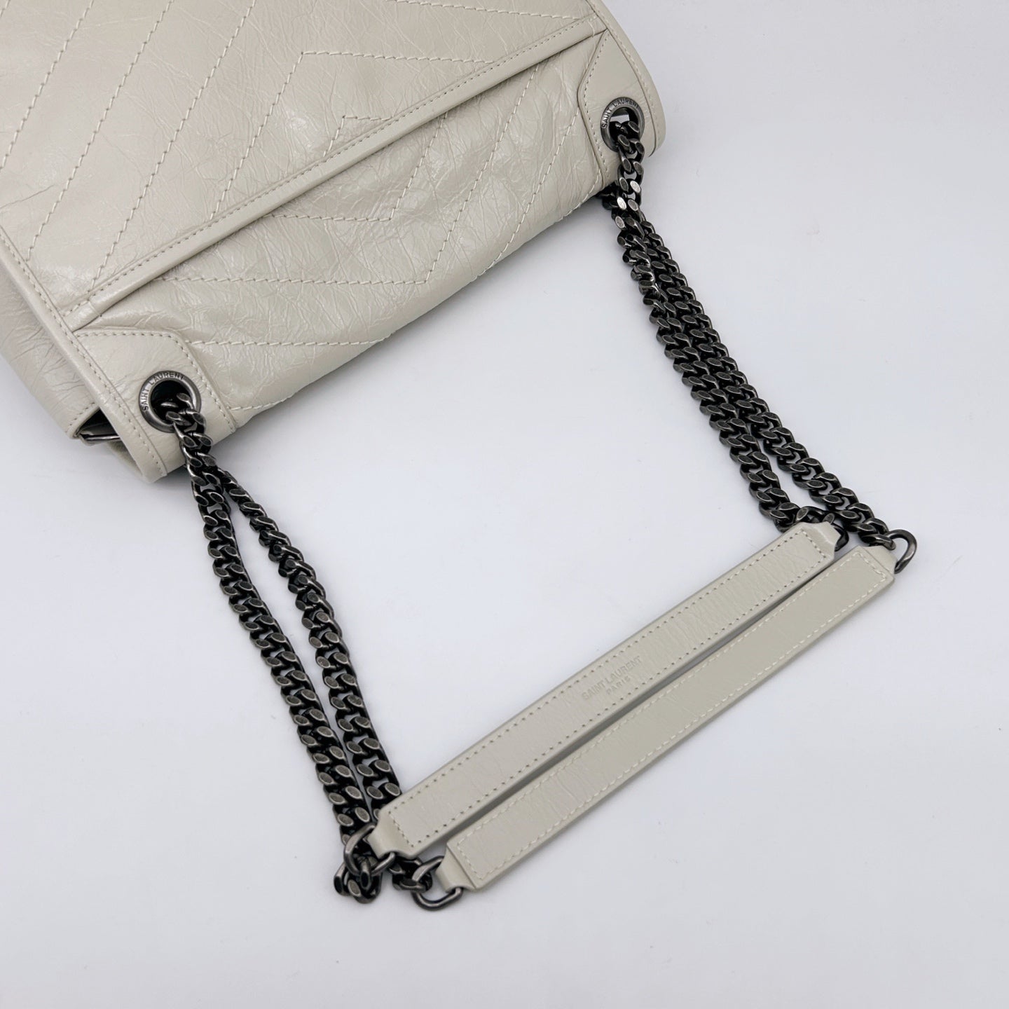Saint Laurent Niki Medium Off White Leather Chain Shoulder Bag [Used]