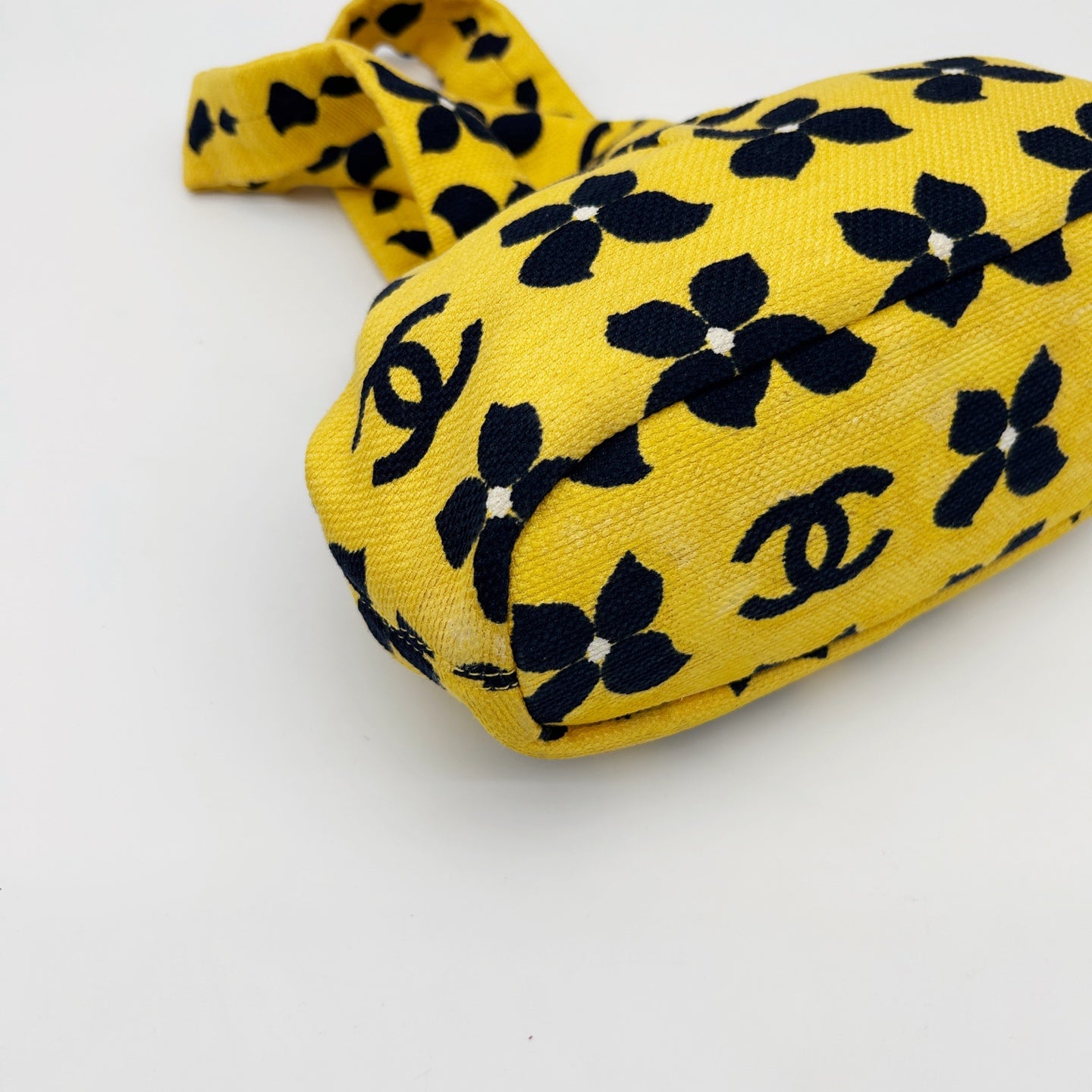 Chanel Yellow Clover Graffiti Canvas Kisslock Mini Handbag [Used]