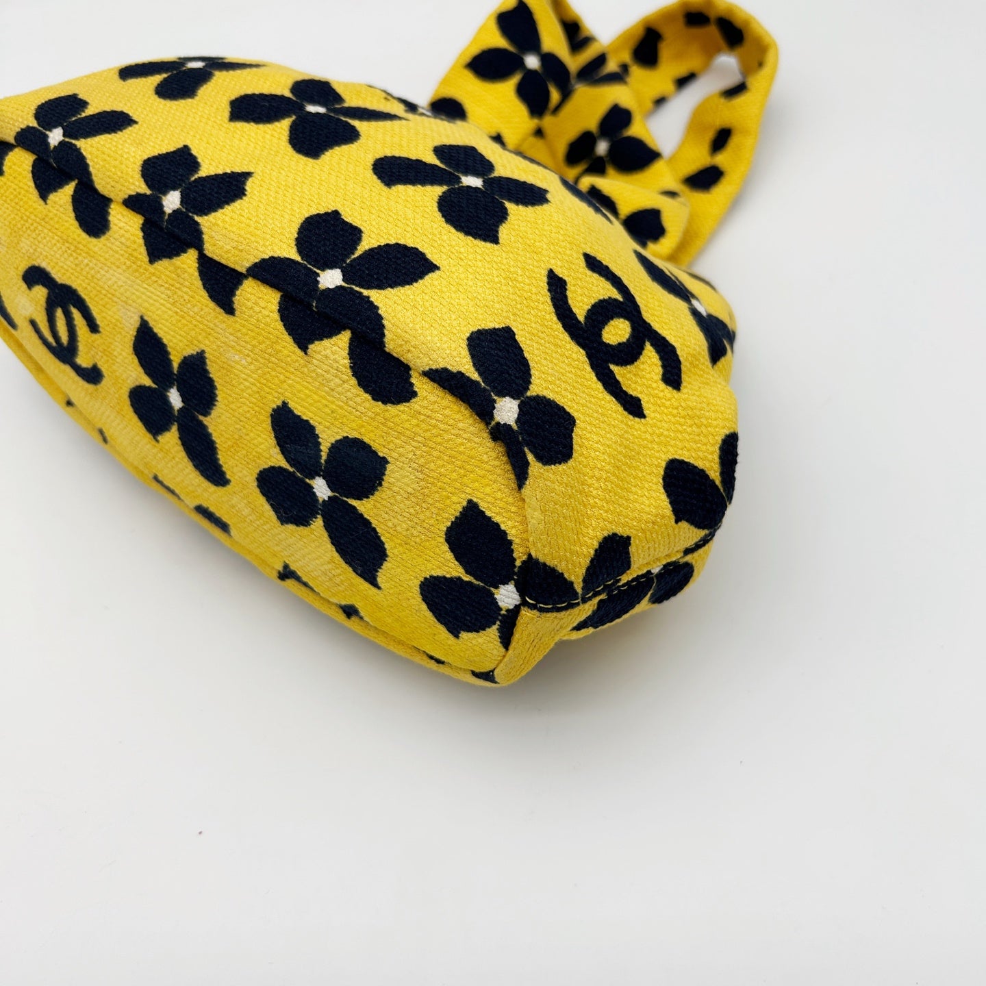 Chanel Yellow Clover Graffiti Canvas Kisslock Mini Handbag [Used]