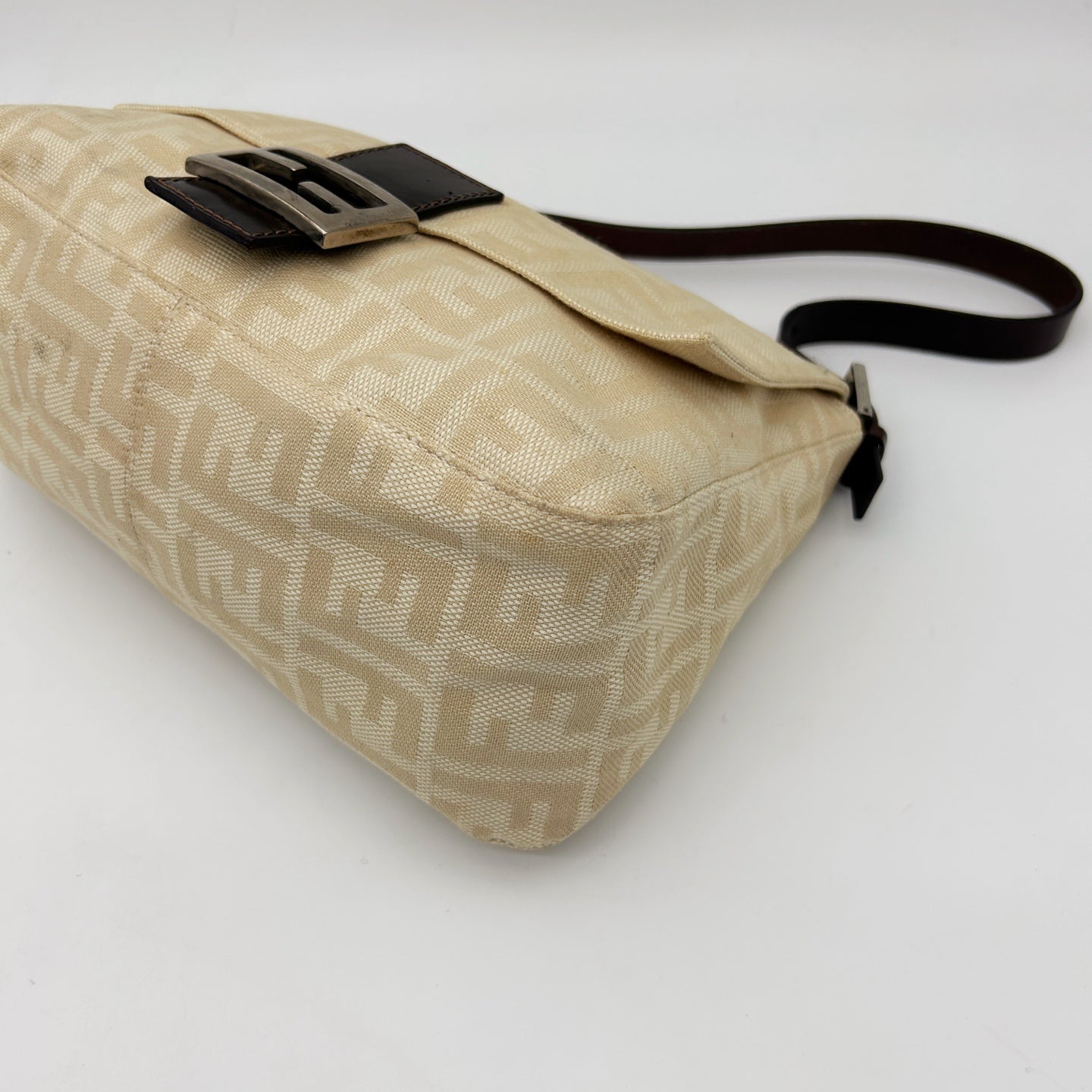 Fendi Baguette Large Beige Zucca Fabric Shoulder Bag [Used]