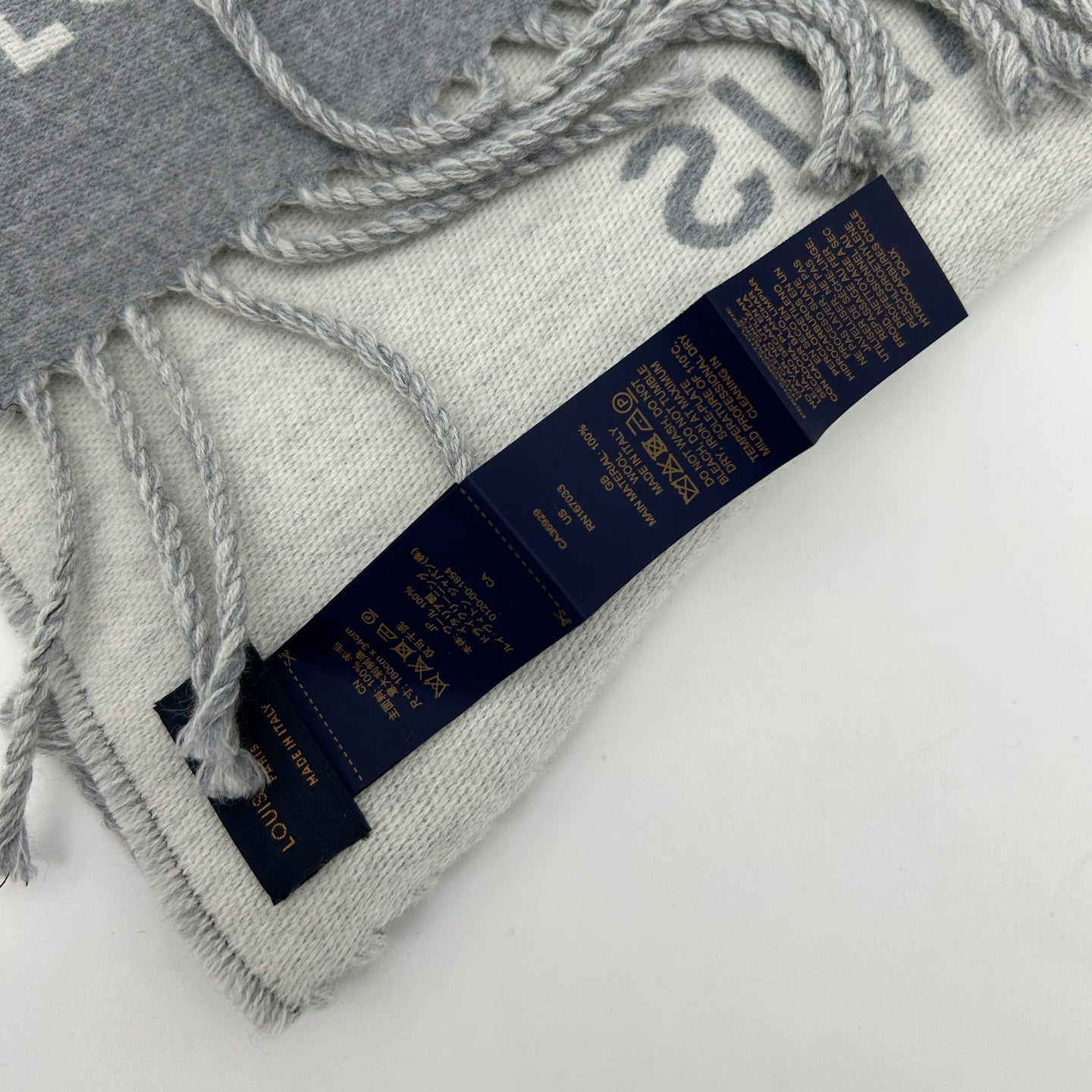 Louis Vuitton Monogram Reversible Scarf Grey [Used]