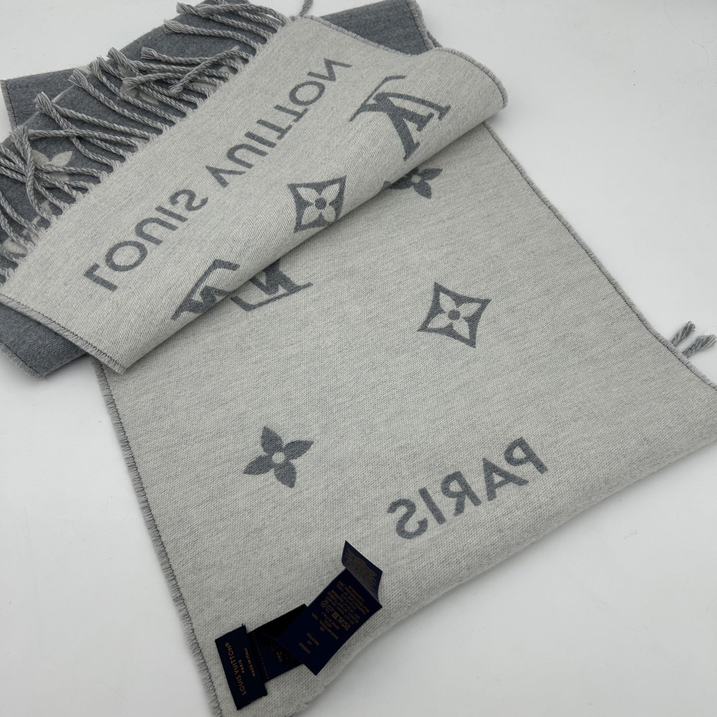 Louis Vuitton Monogram Reversible Scarf Grey [Used]