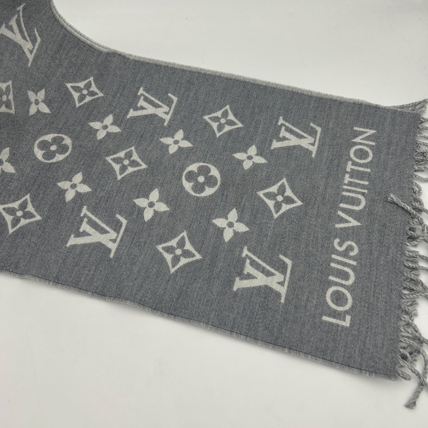 Louis Vuitton Monogram Reversible Scarf Grey [Used]