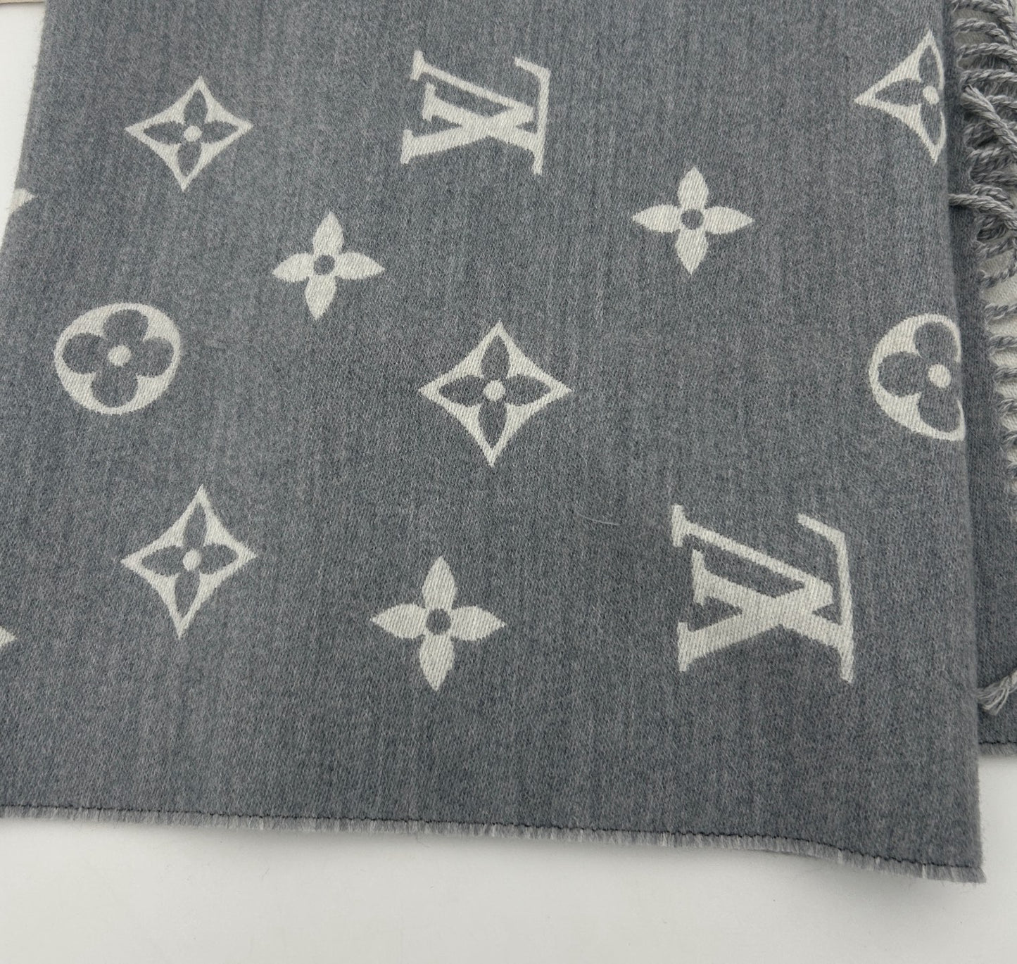 Louis Vuitton Monogram Reversible Scarf Grey [Used]