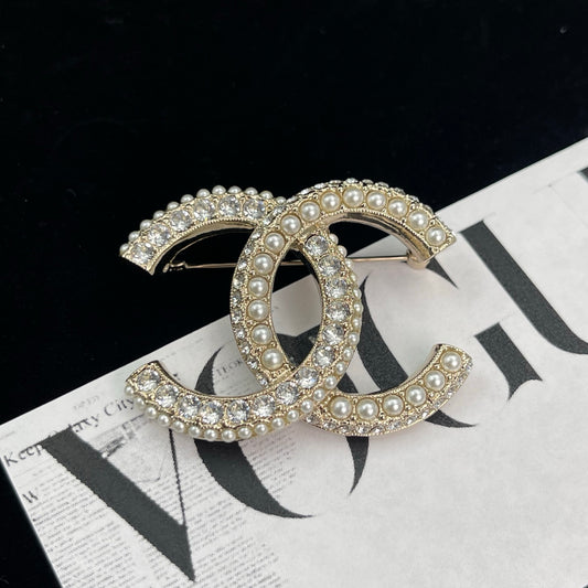 Chanel Silver Rhinestone & Faux Pearl CC Brooch [Used]