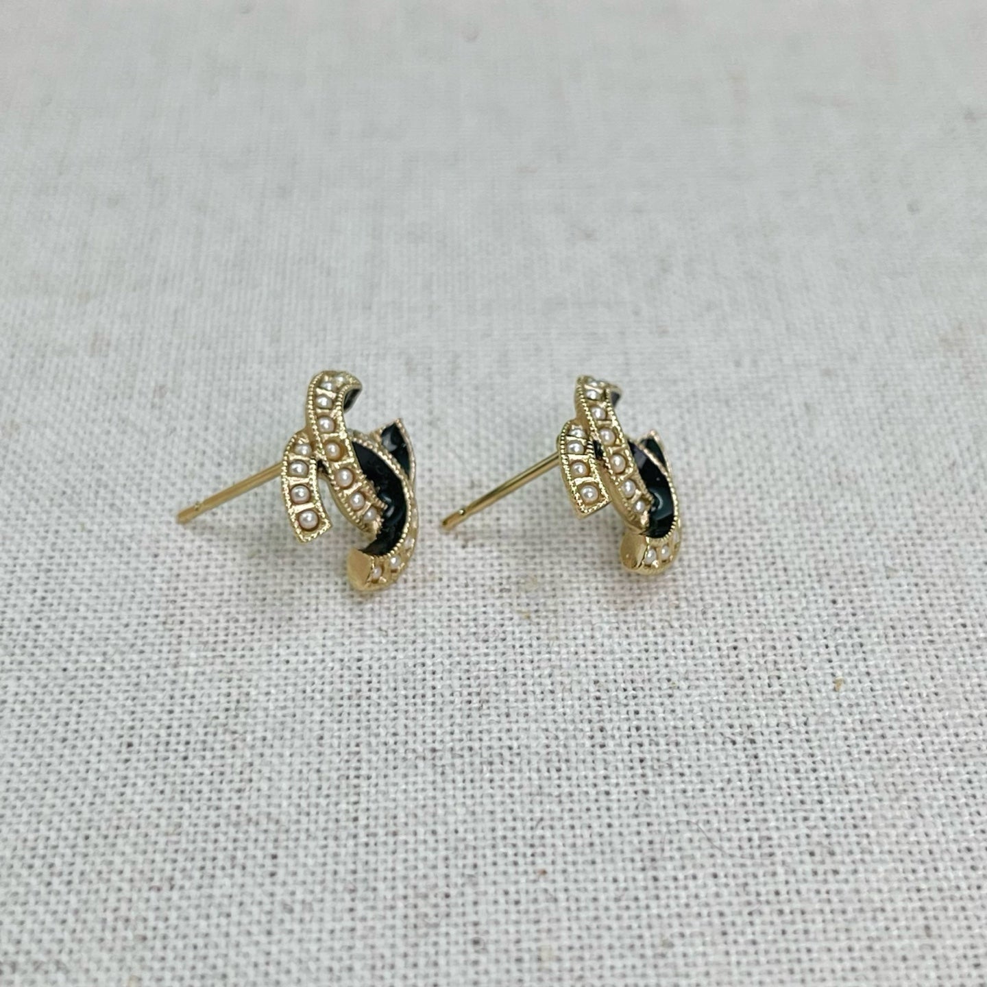 Chanel Black Gold Pearl CC Earrings [Used]
