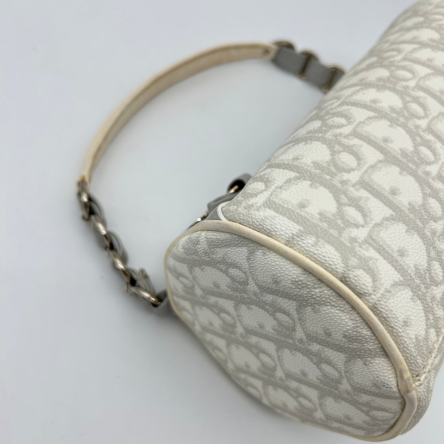 Christian Dior White Trotter Romantic Chain Hand Bag [Used]